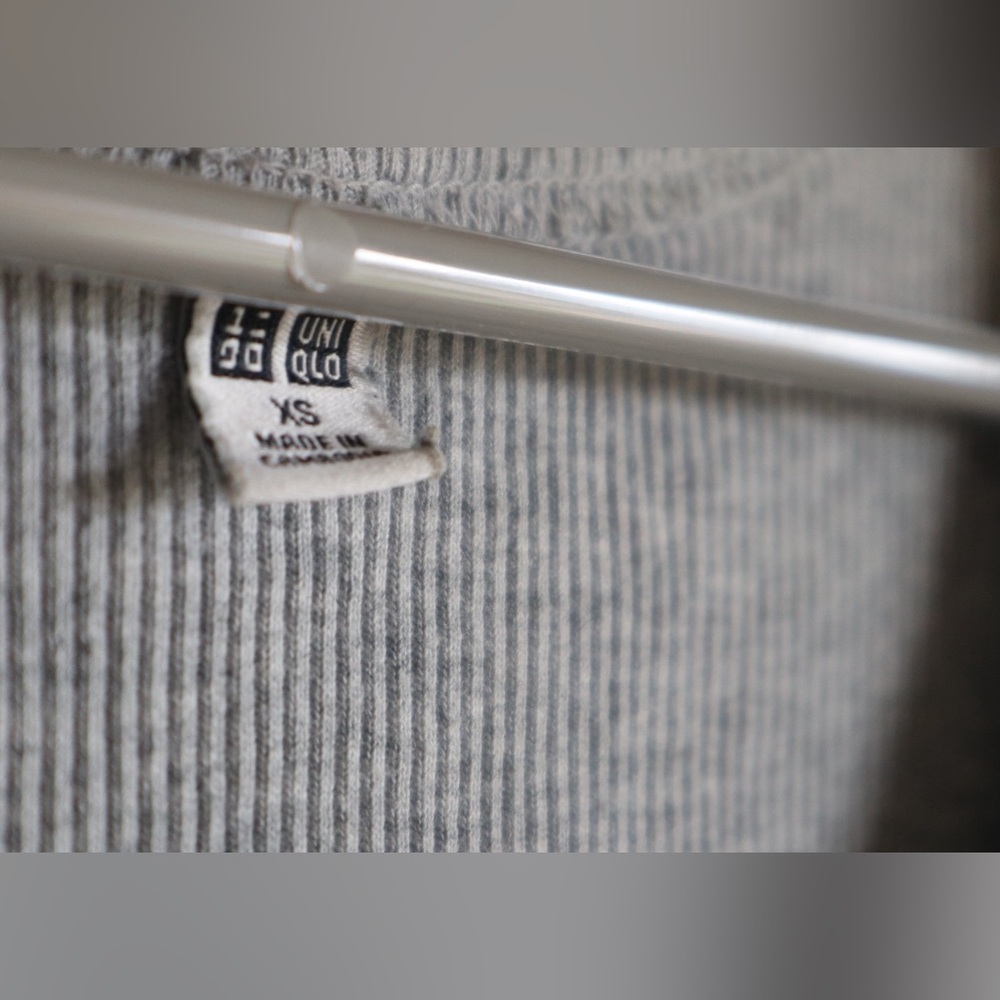 XS - UniQlo Grey Tanktop